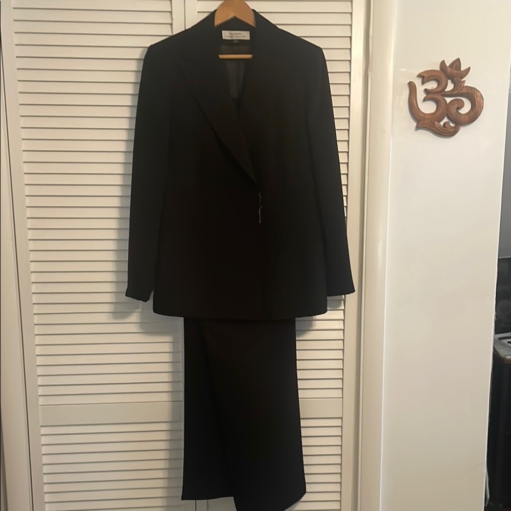 Tahari Classic Black Pantsuit